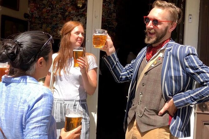 London Bike Tour: Landmarks, Secret Gems, Pub Stop & Street Art - Quiet Westminster lanes and Dean’s Yard