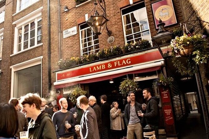 London Bike Tour: Landmarks, Secret Gems, Pub Stop & Street Art - A real pub pause at the Lamb & Flag