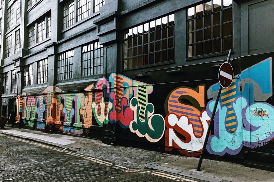 London East End - Guided Walking Tour 12 guests 2,5h - Brick Lane: food, art, and time to return