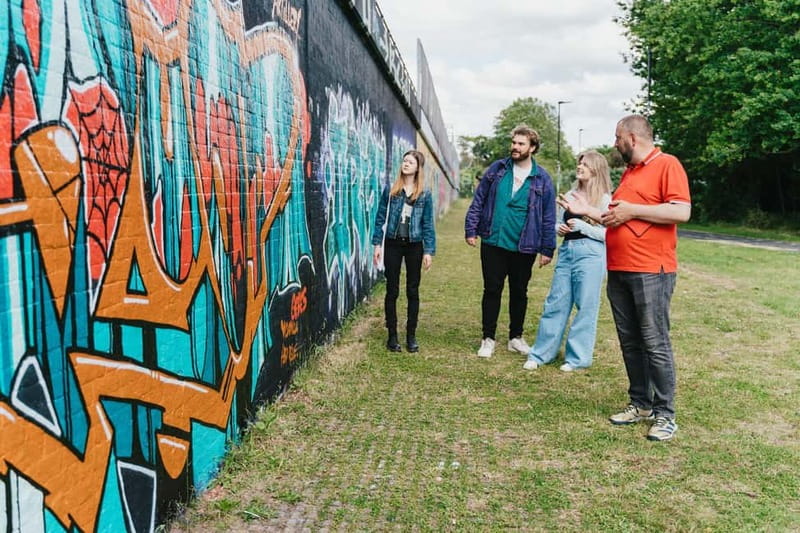 London: East End Instagrammable Street Art & Graffiti Tour - Spitalfields, Henage Street, and large-scale walls