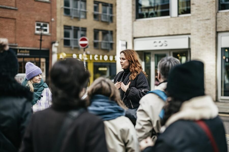 London: East End Street Art Tour and Spray Painting Workshop - The East End as an open-air gallery