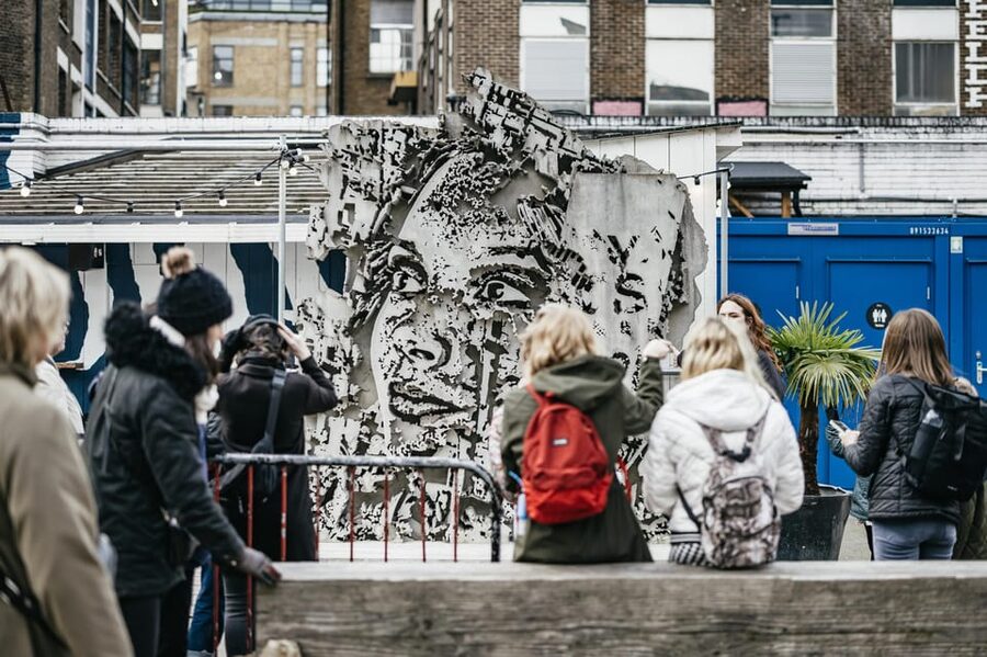 London: East End Street Art Tour and Spray Painting Workshop - The 45-minute spray-painting workshop in Whitechapel