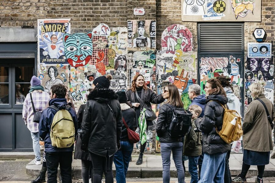London: East End Street Art Tour and Spray Painting Workshop - Shoreditch street art, explained on foot