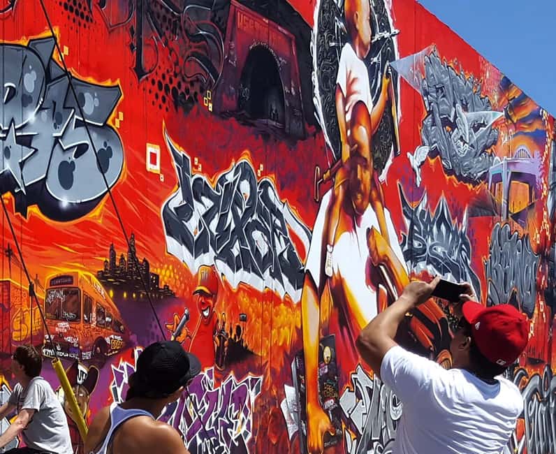 Los Angeles: Arts District Street Art, Graffiti Walking Tour - The Sunday spray-can and stencil workshop