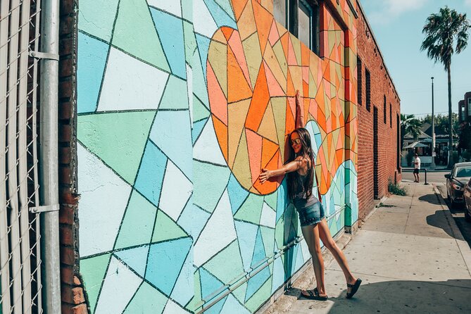 Los Angeles Street Art Photoshoot: Funky Venice with a Personal Photographer - Starting at Intelligentsia Coffee on Abbot Kinney