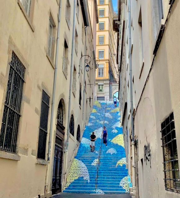 Lyon: Street Art & Street Food Tour - Starting at the Fresque des Canuts in Croix-Rousse