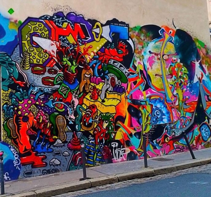 Lyon: Street Art & Street Food Tour - Moving from Croix-Rousse toward the peninsula