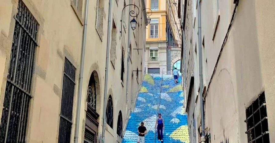 Lyon: Street Art & Street Food Tour - Reading Lyon’s street art beyond the obvious