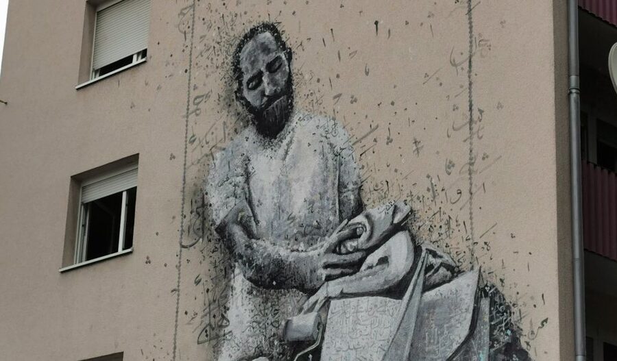 Mannheim: Guided Street Art Walking Tour - What the two-hour walk is like