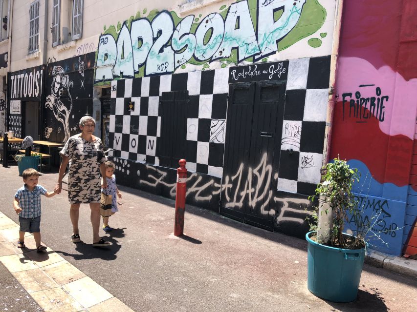 Marseille: Street Art Walking Tour and Local Drink - A guide who adds meaning to the murals