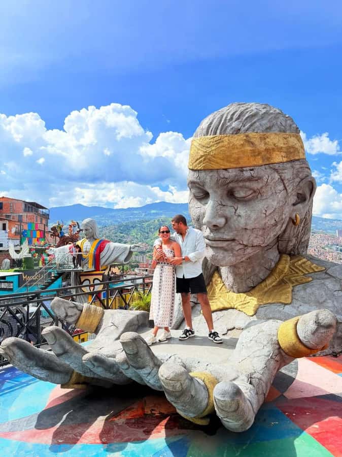 Medellín: Comuna 13 Tour with Snacks And Your Own Graffiti - Why Comuna 13 makes a strong first stop in Medellín