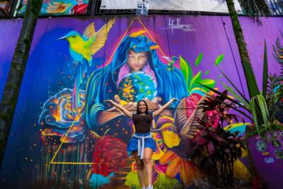 Comuna 13 Tour with Snacks And Your Own Graffiti