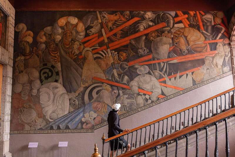 Mexican muralism with a true Art lover - Should you book Mexican muralism with a true art lover?
