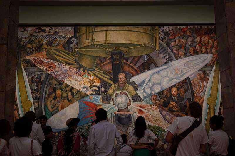 Mexican muralism with a true Art lover - Starting beneath the dome of Bellas Artes