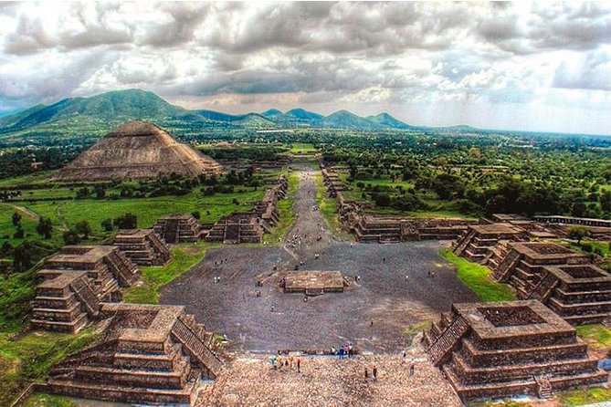 Mexico City Private Tour with Teotihuacan, Murals, Guadalupe Basilica - What this private Mexico City day covers