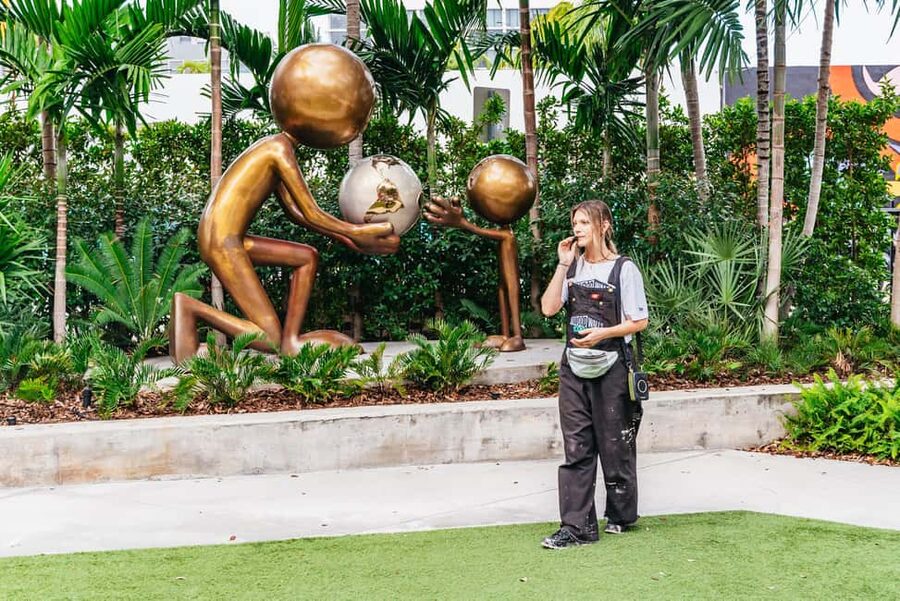 Miami: Wynwood Walls, Galleries, and Murals Guided Tour - Goldman Global Arts and the indoor exhibitions