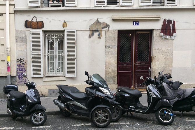 Montmartre Street Art Tour with an Artist - Following the murals through Montmartre