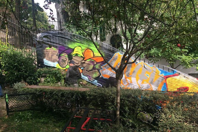 Montmartre Street Art Tour with an Artist - Ending near Sacré-Cœur