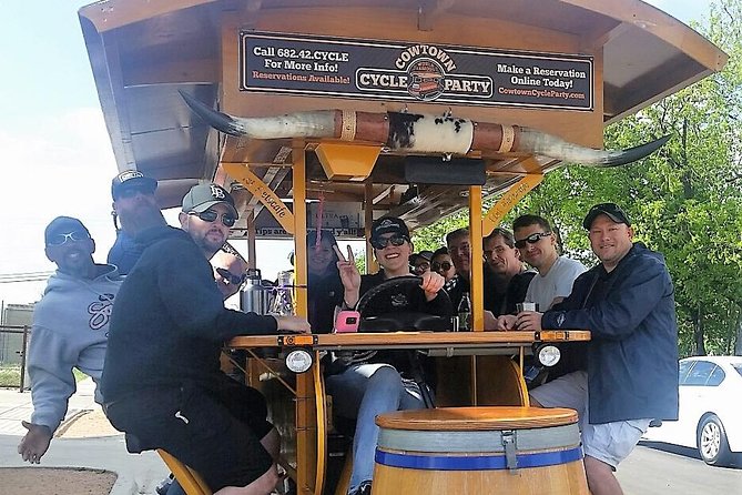 Murals & Mimosas - Cowtown Cycle Party BYOB Public Tour - The guide and the group size