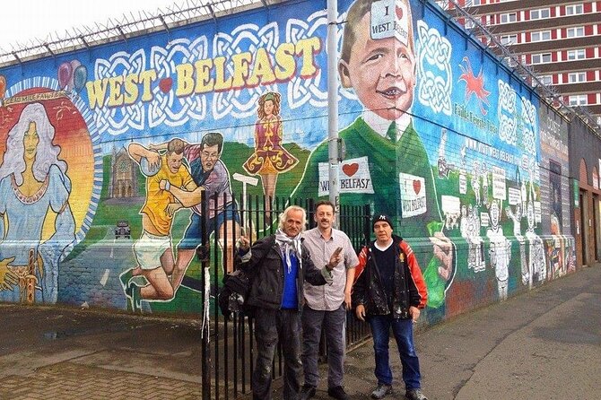 N0 1 Belfast black cab Irish and British mural 2hr private tour - The Peacewalls, Belfast’s most visible division