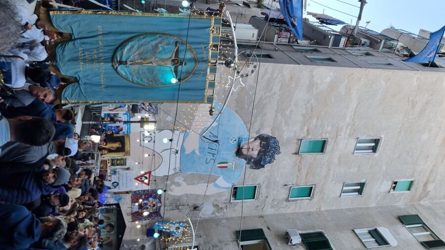 Naples Essentials: Monuments, Local Life & Street Art - The guide makes the difference