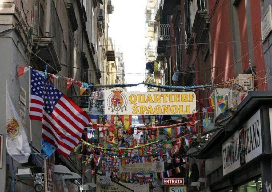 Naples: The Spanish Quarters, Street Art and Local Market - Who will get the most from this experience?