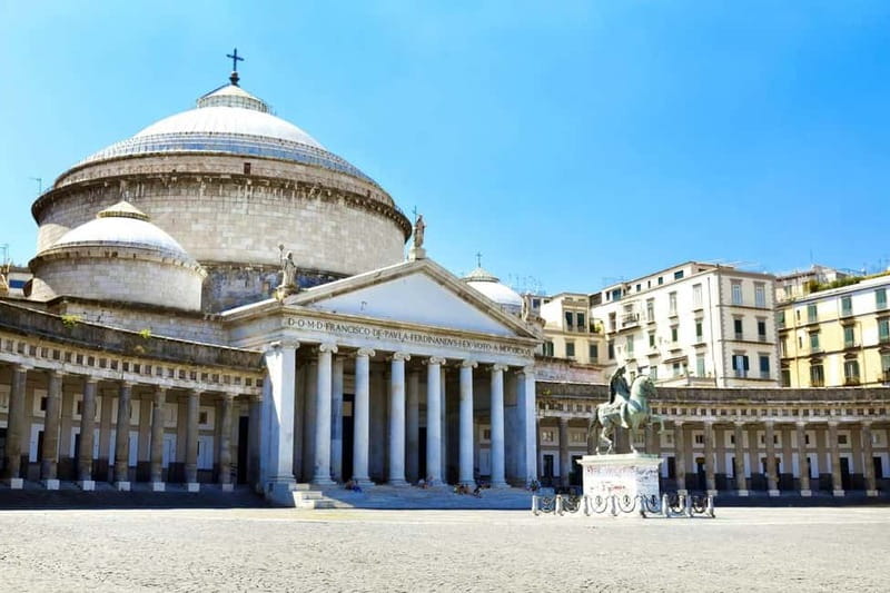 Naples Walking Food Tour: Street Food and Maradona Murales - Piazza Municipio and the first taste of central Naples