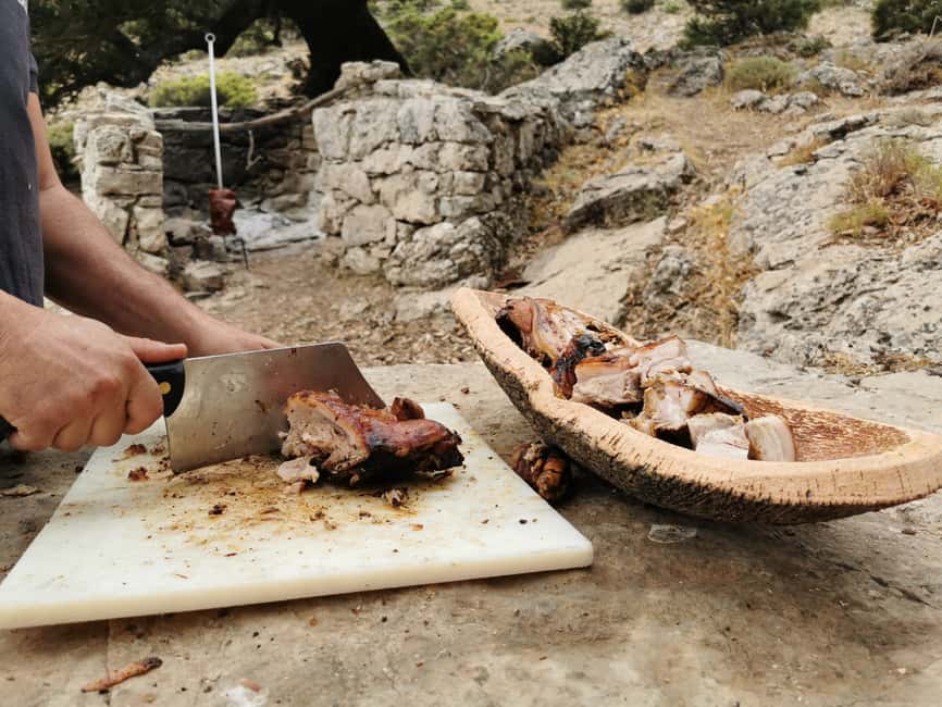 Orgosolo Experience: Murals and Culture with a typical Lunch - Orgosolo Murals and the Town’s Political Voice