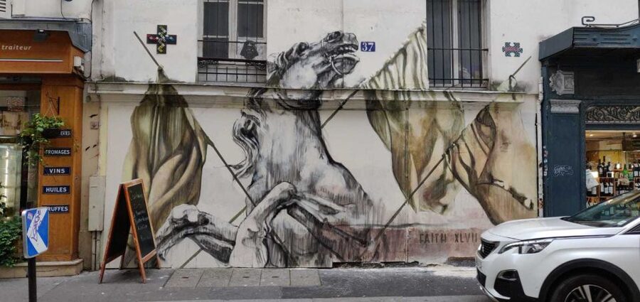 Paris: Montmartre Street Art Tour with an Artist - Why Montmartre works so well for a street art tour