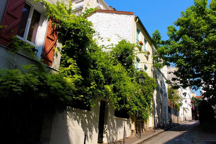 Paris Street Art at La Butte-aux-Cailles - Following a 90-minute route through the district