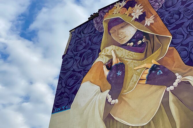 Paris Street Art, smartphone audioguided tour - The OBEY mural and the memory of 2015