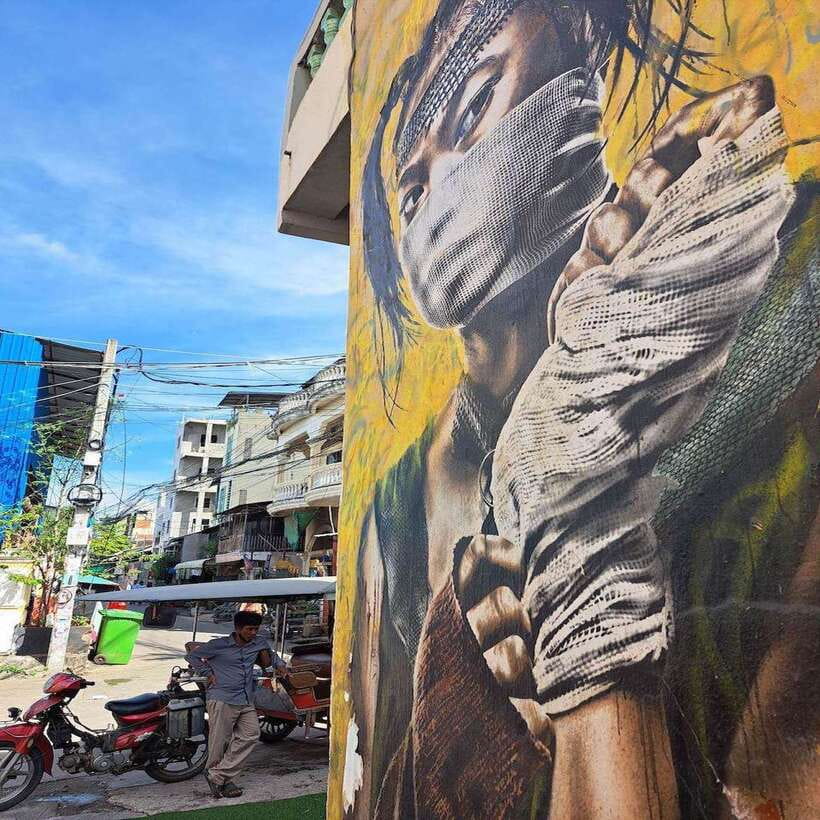 Phnom Penh | Food & Street Art Half Day Tour by Tuk Tuk - Sangkat Boeung Kak 1: finding murals in ordinary places