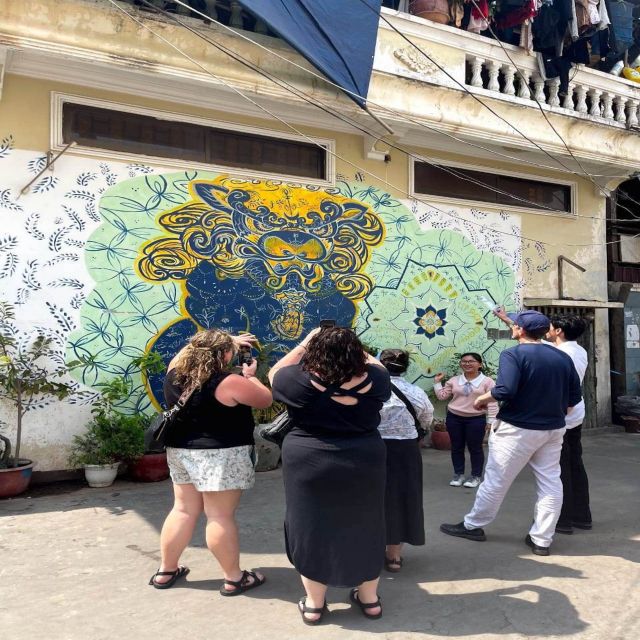 Phnom Penh | Food & Street Art Half Day Tour by Tuk Tuk - Wat Botum Park: art, religion, and public space
