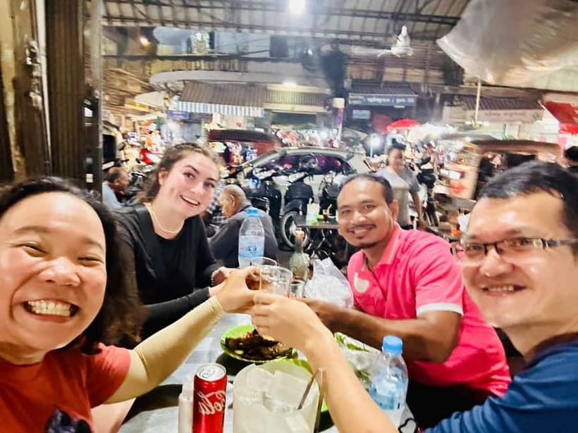 Phnom Penh: Street Art and Food Tour with Pickup and Beer - Reading Phnom Penh through its murals