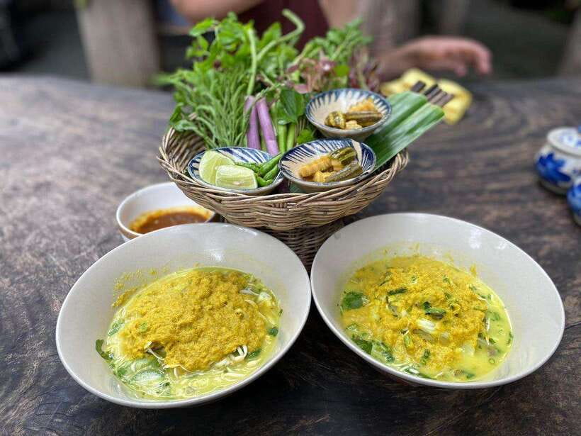 Phnom Penh: Street Art & Food Tour by Tuk-Tuk - The guides make the biggest difference