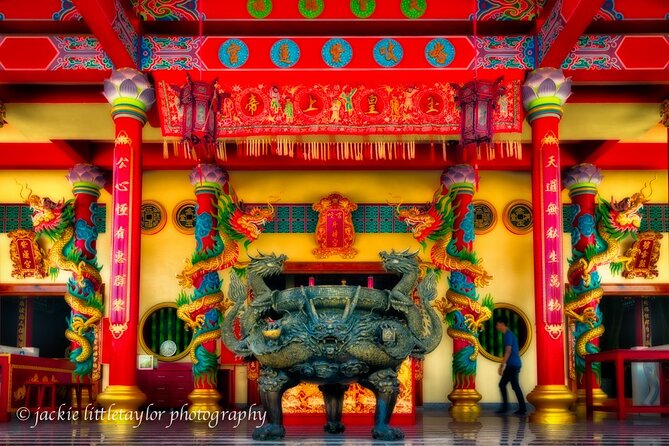 Phuket: Old Town Morning Street Art Walking Tour with Lunch - One hour at Sitao Ceramic Studio
