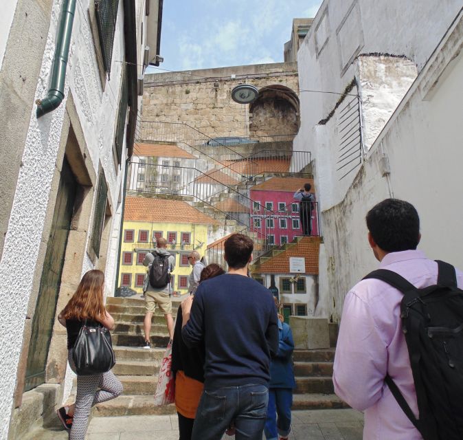 Porto: Half-Day Street Art Tour - Learning the local argument behind the art