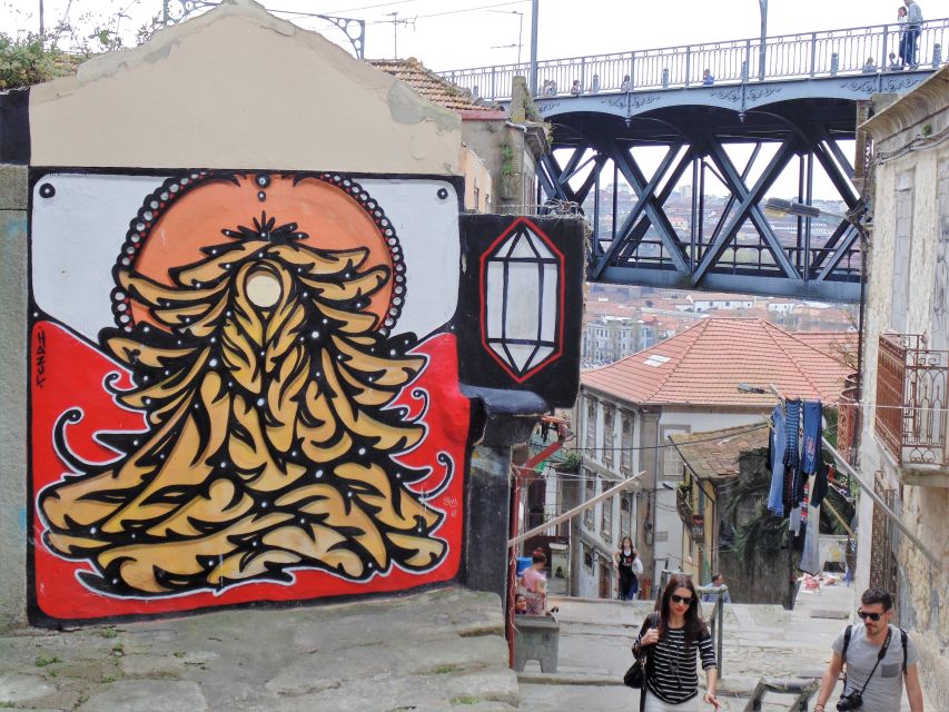 Porto: Half-Day Street Art Tour - The second walk toward Luís I Bridge