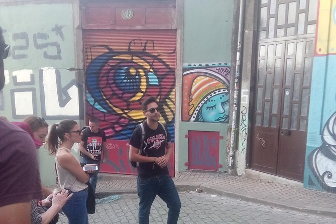 Porto Street Art Tour - The walk between the art districts and Luís I Bridge