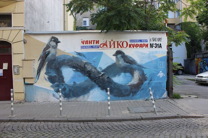 Private 2 Hours Sofia Street Art and Graffiti Tour - Street art and graffiti are not the same thing