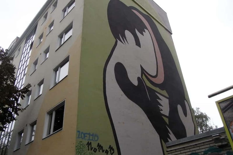 Private Alternative Berlin Tour -Murals, Graffiti and Squats - Starting in Berlin and reaching Potsdamer Platz