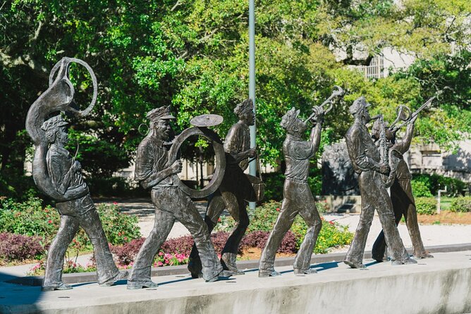 Private Art and Street Art Tour of New Orleans with Lunch - What private transportation adds