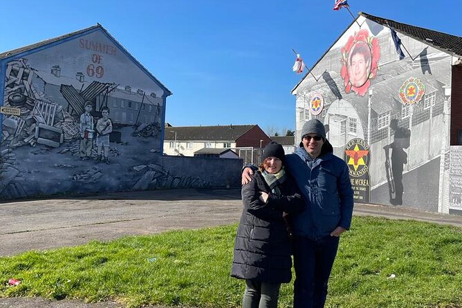 Private Belfast Mural & Giant's Causeway Tour from Belfast (2 in 1) - Bushmills Distillery: an optional taste of local craft