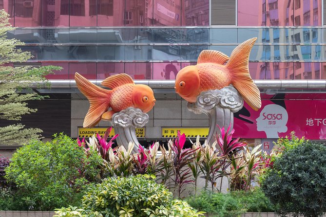 Private & Personalized Hong Kong Street Art Tour with a Local - Why this private Hong Kong art walk is different