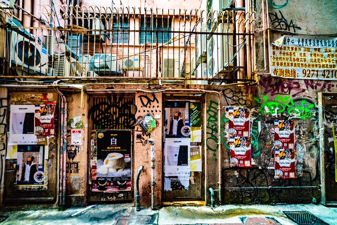 Private & Personalized Hong Kong Street Art Tour with a Local - A flexible route through colorful lanes