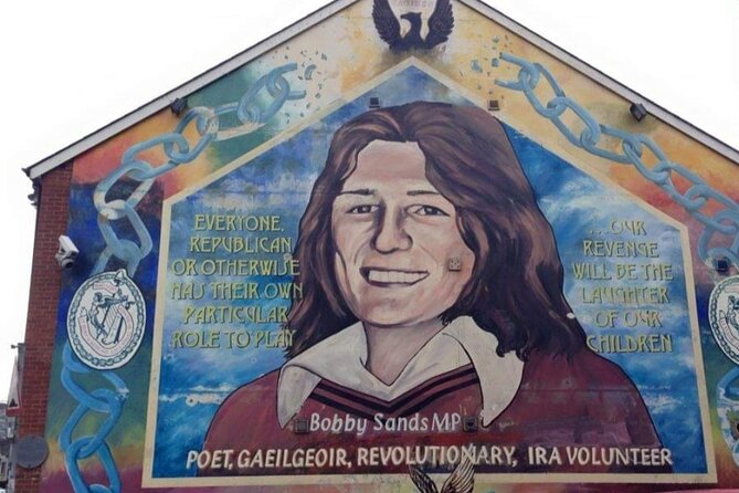 Private Political History & Murals Tour Belfast - The Peace Wall: a short stop with real weight