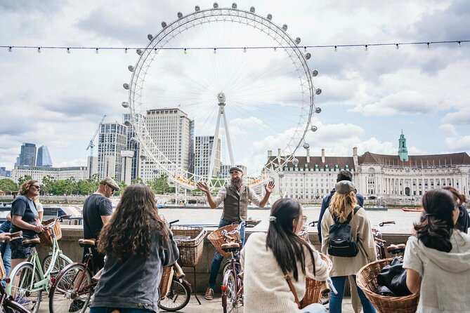 Private Royal London Bike Tour with pub & street art - Westminster backstreets, Dean’s Yard, and the Abbey
