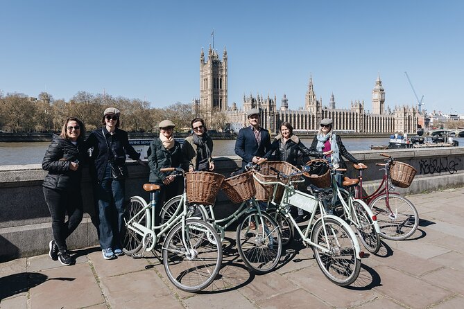 Private Royal London Bike Tour with pub & street art - The Thames, Cleopatra’s Needle, and the London Eye