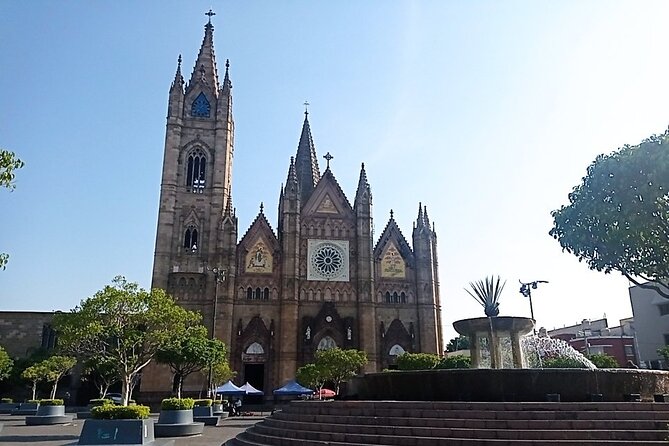 Private Walking Tour Guadalajara History and Murals with Guide - The Expiatory Temple’s Gothic details