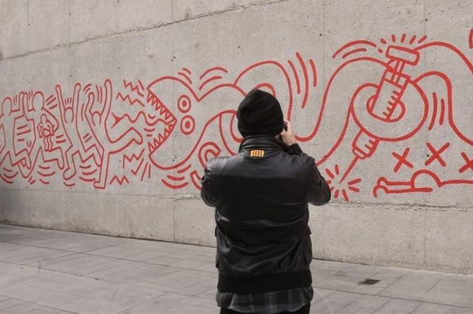 Raval Street Art and Graffiti Guided Tour in Barcelona - What the $32.58 price buys you
